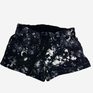 Lululemon Spring Break Away Shorts in Dusk Dye White Black Sz 8 Running Athletic